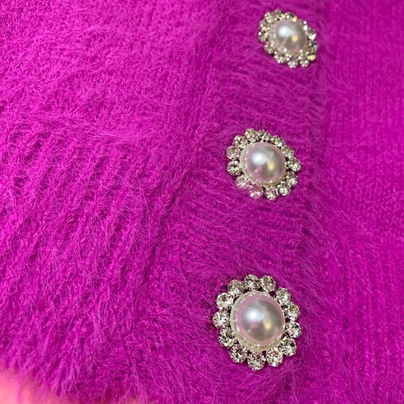 ‼️NEW‼️SHIPS TODAY📦 Fushia Plush Crop Sweater - Picture 4 of 7